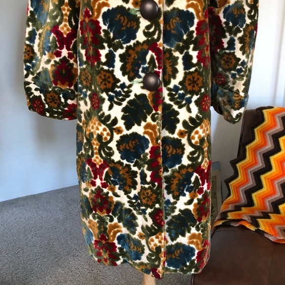SOLD Vintage 1960s Velour Floral Gorgeous Coat - Picture 7 of 12